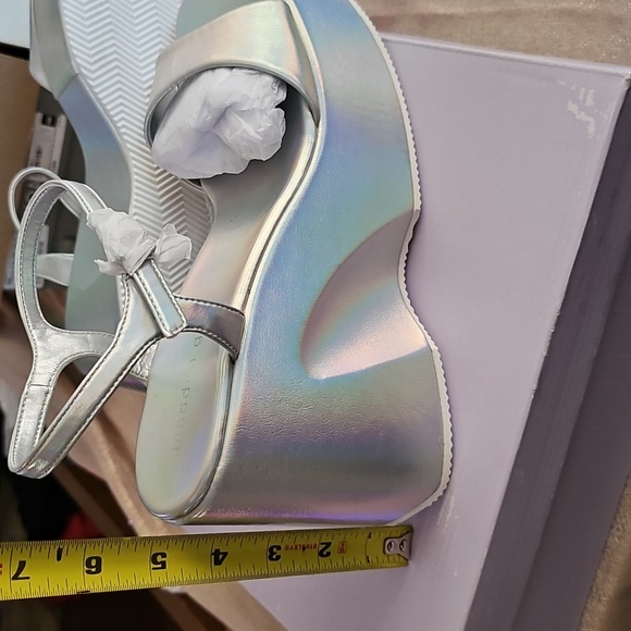 Madden Girl Silver Women's Platform Wedge Sandals - Picture 4 of 4